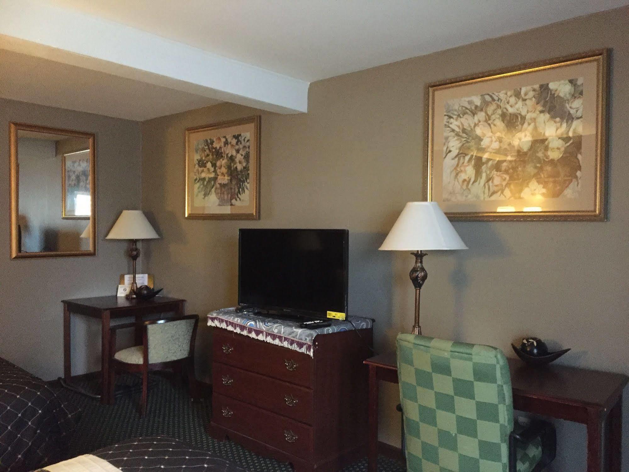 Hamilton Inn Sturbridge Exterior foto